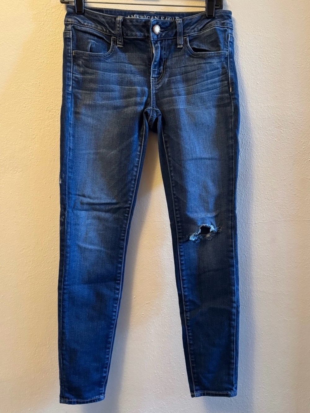 American Eagle Super Low Rise Distressed Jeggings Size 4 Dark Wash Denim Jeans